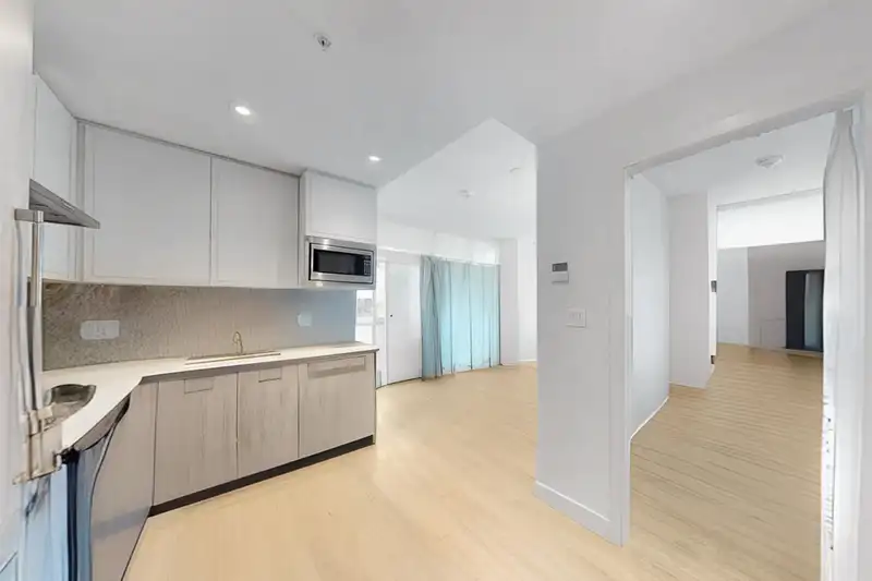 202 2288 ALPHA AVENUE - photo 4 of 15