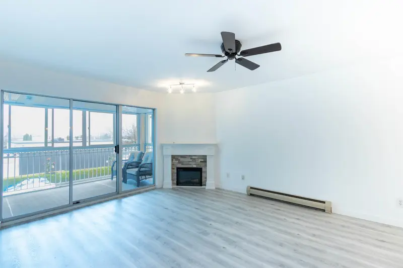 201 2491 GLADWIN ROAD - photo 4 of 25