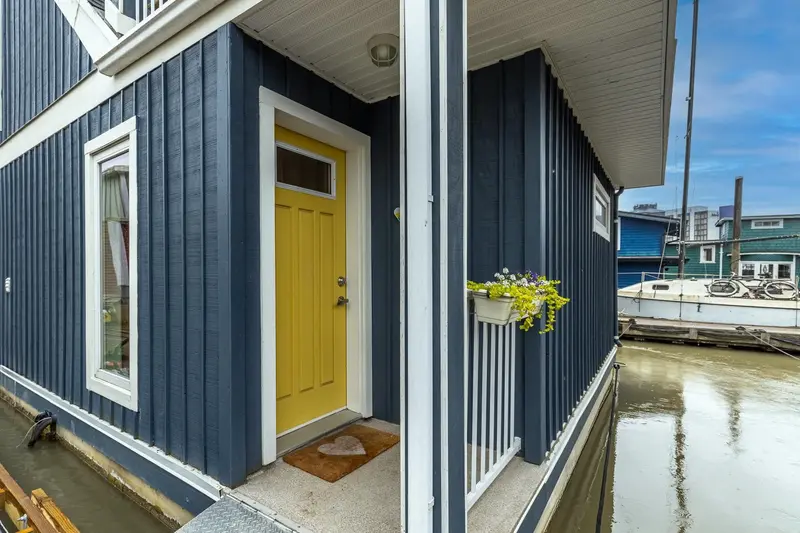 6W2 8191 RIVER ROAD - photo 3 of 25