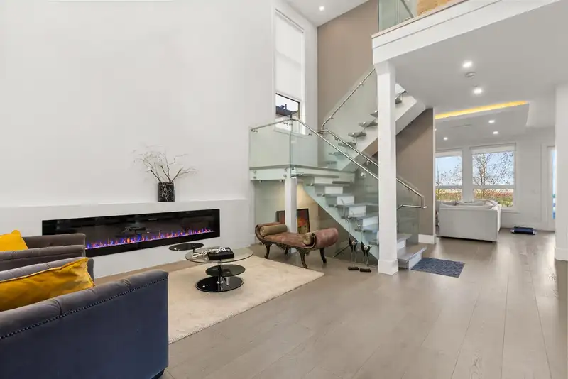 16687 31B AVENUE - photo 3 of 40