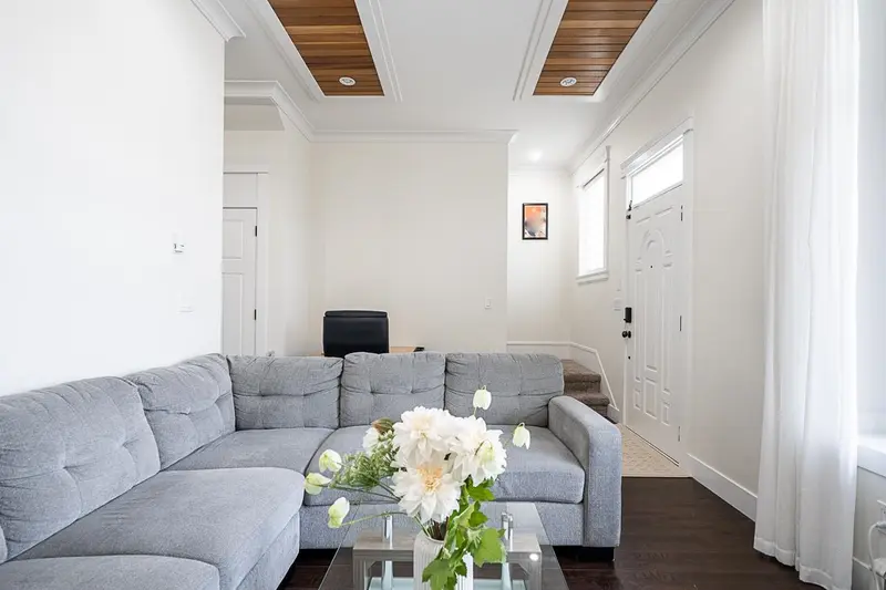 13916 60 AVENUE - photo 3 of 25