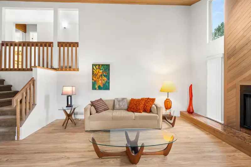 1785 140A STREET - photo 3 of 33