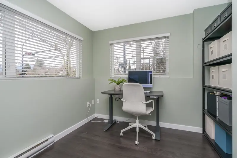 4 22388 124 AVENUE - photo 4 of 25