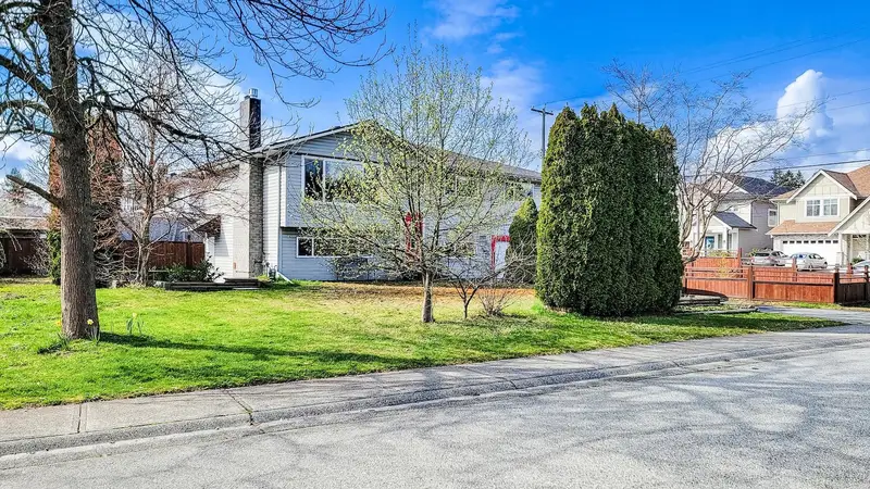 11645 195A STREET - photo 1 of 25