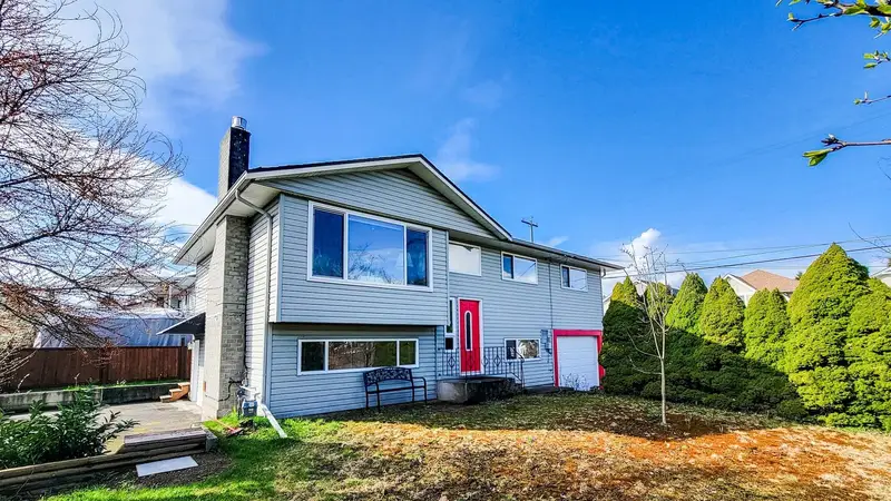 11645 195A STREET - photo 2 of 25