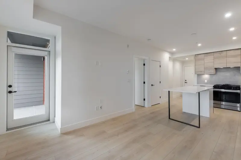 513 30494 CARDINAL AVENUE - photo 3 of 5