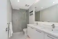 908 1588 JOHNSTON ROAD - thumbnail 16