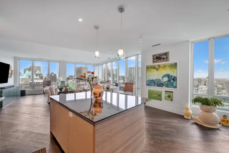 2106 989 NELSON STREET - photo 1 of 25