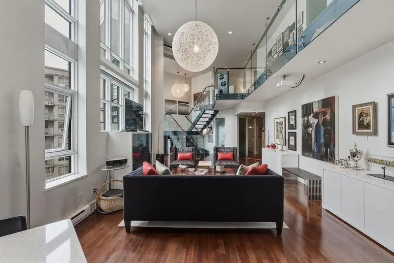 401 988 RICHARDS STREET - photo 1 of 25