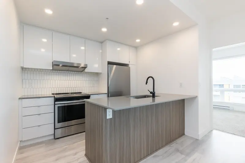 606 32828 LANDEAU PLACE - photo 3 of 20