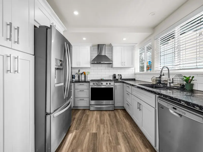 4862 OXFORD STREET - photo 3 of 25