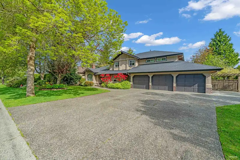 13271 20A AVENUE - photo 1 of 20