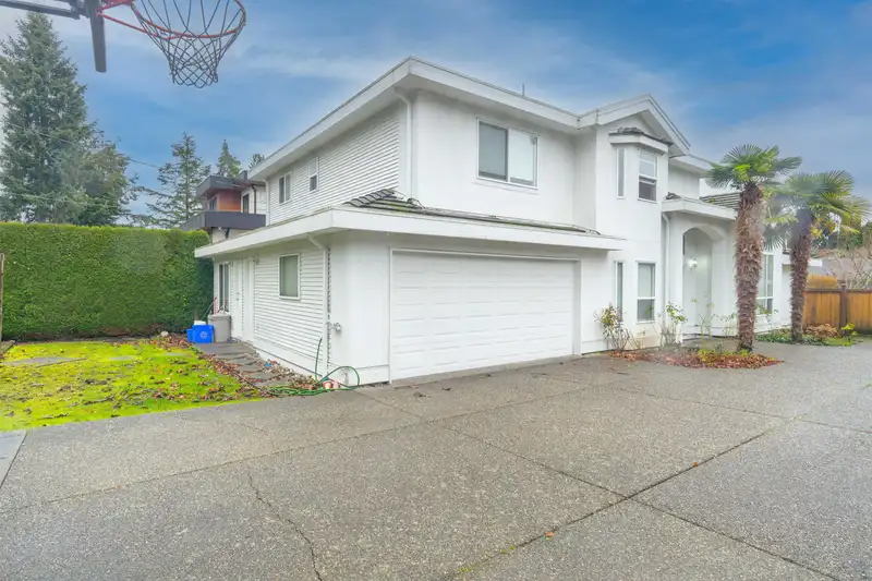 1388 LEE STREET - photo 3 of 27