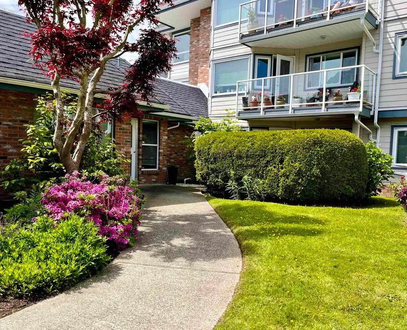 111 13959 16 AVENUE - photo 4 of 26