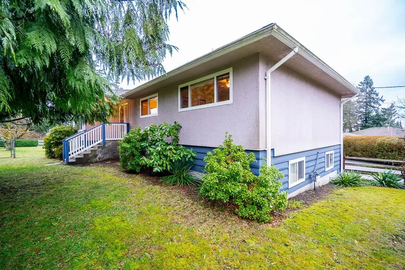 13789 BENTLEY ROAD - photo 2 of 25