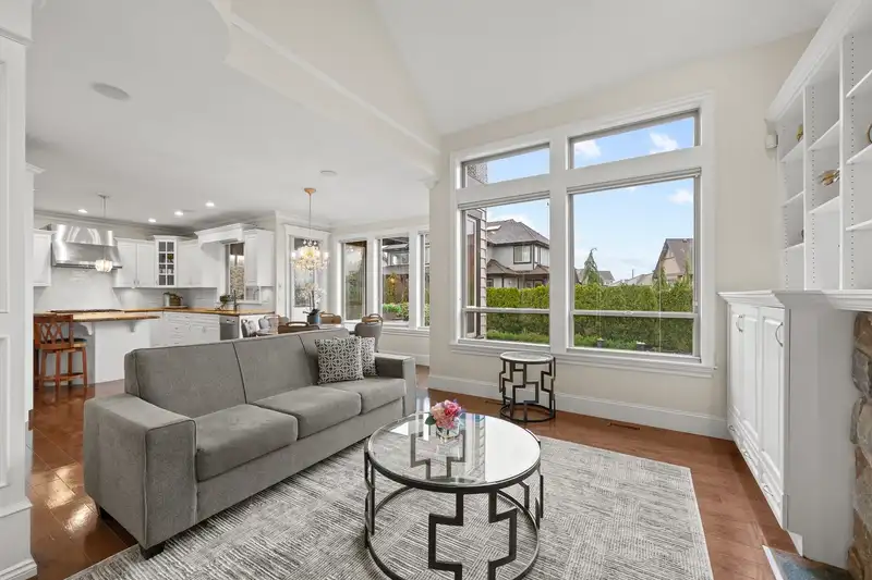 15963 DEVONSHIRE DRIVE - photo 4 of 36