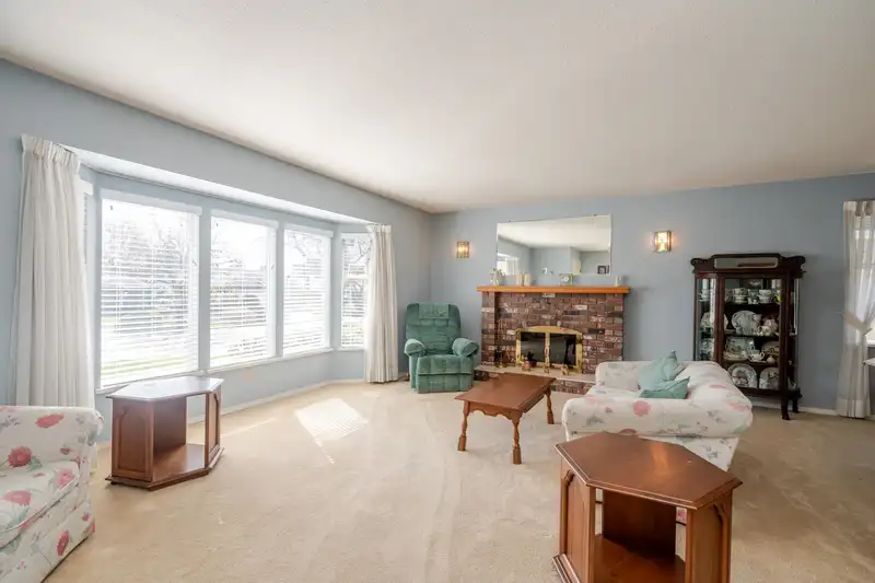 14097 16A AVENUE - photo 4 of 25