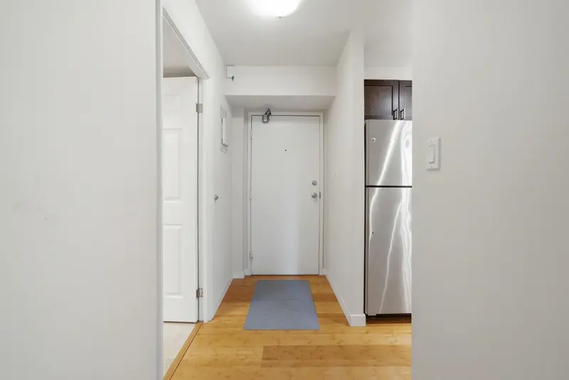 503 3755 BARTLETT COURT - photo 3 of 25