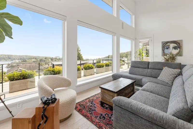 502 SPYGLASS PLACE - photo 1 of 25