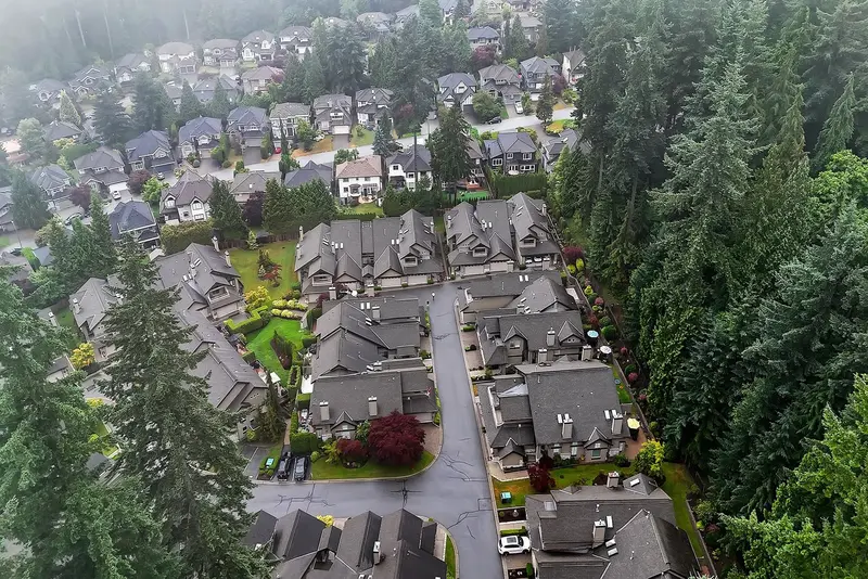 18 1550 LARKHALL CRESCENT - photo 4 of 25