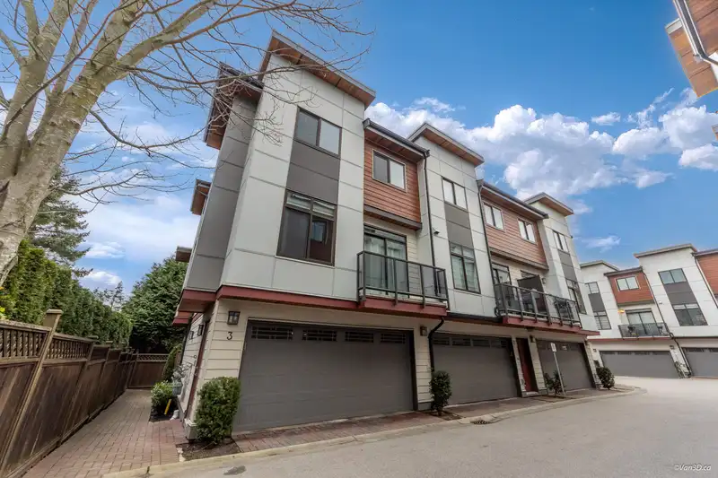 3 15885 16 AVENUE - photo 2 of 26