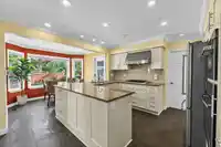 2092 148 STREET - thumbnail 6