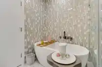 502 15015 VICTORIA AVENUE - thumbnail 14