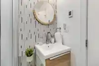 502 15015 VICTORIA AVENUE - thumbnail 16