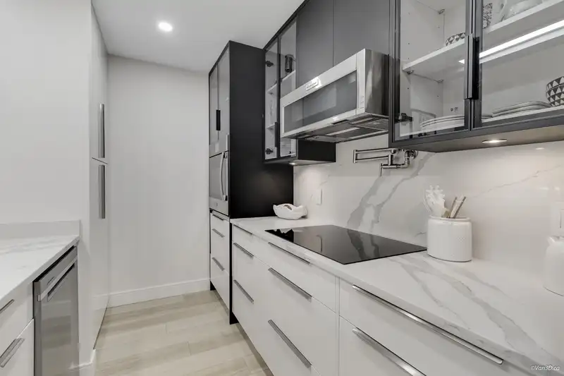 502 15015 VICTORIA AVENUE - photo 4 of 30