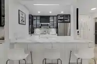 502 15015 VICTORIA AVENUE - thumbnail 5