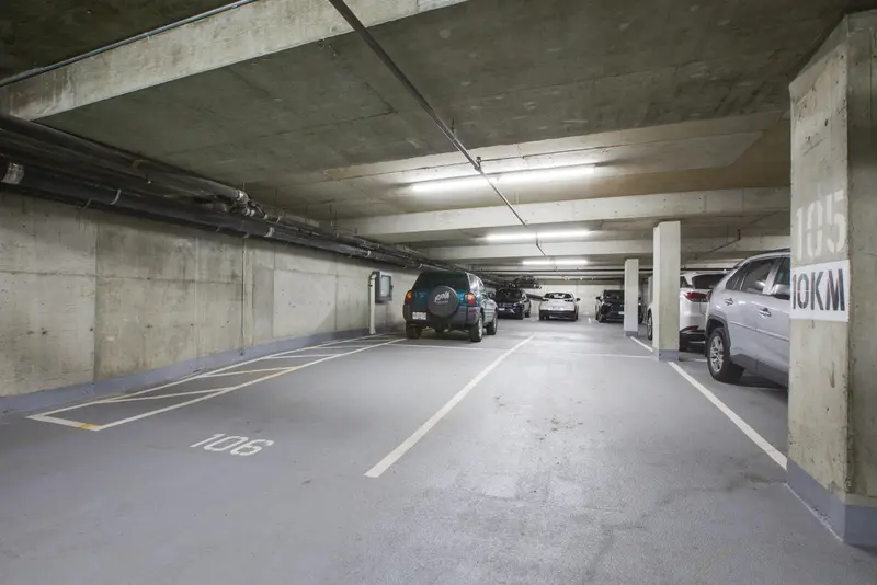 302 6055 NELSON AVENUE - photo 2 of 25