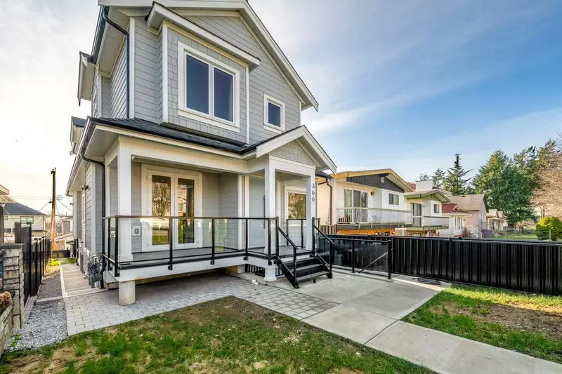 1 366 E 64TH AVENUE - photo 3 of 21