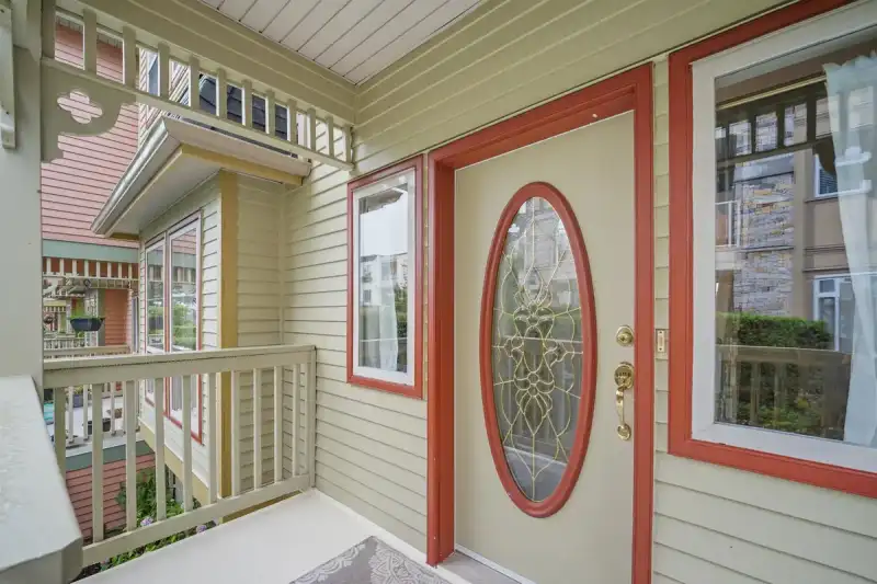 6 15151 BUENA VISTA AVENUE - photo 1 of 33