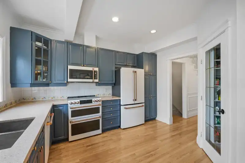 6 15151 BUENA VISTA AVENUE - photo 3 of 33