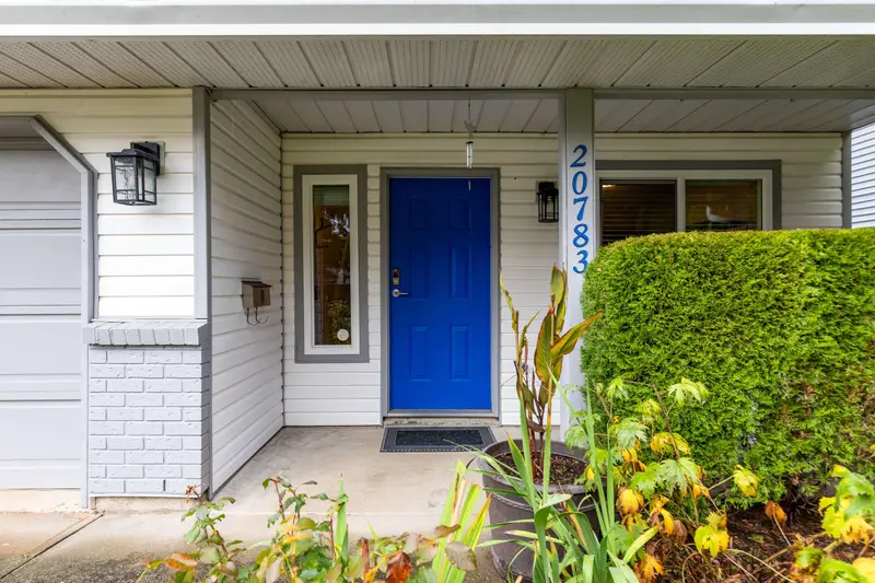 20783 51B AVENUE - photo 3 of 25