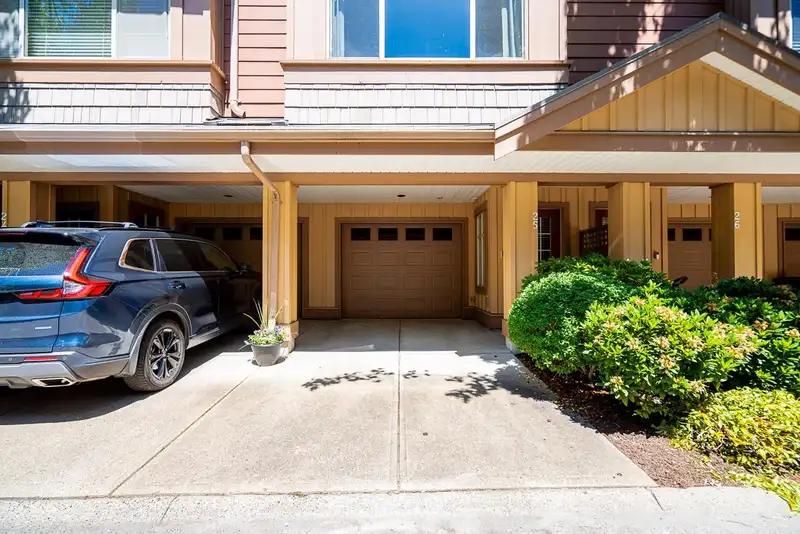 25 15151 34 AVENUE - photo 2 of 29