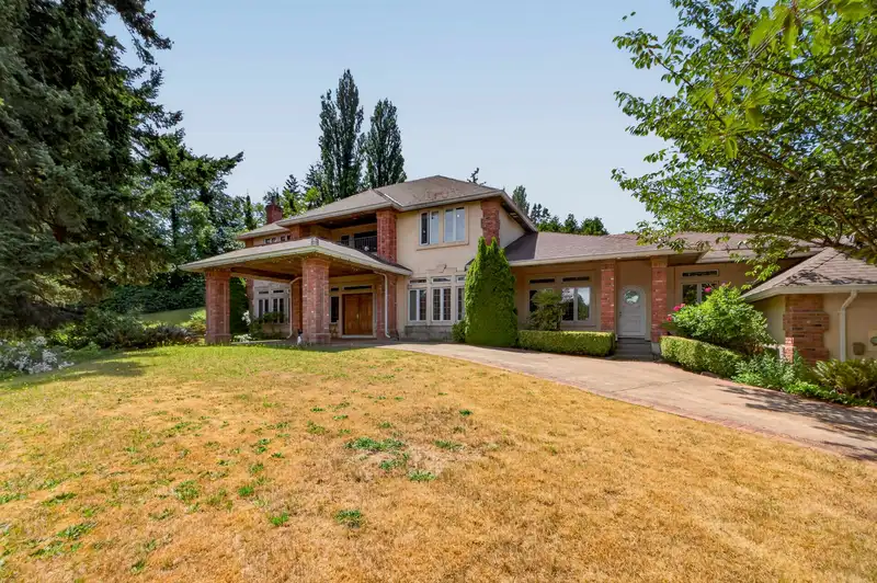 14078 31A AVENUE - photo 2 of 40