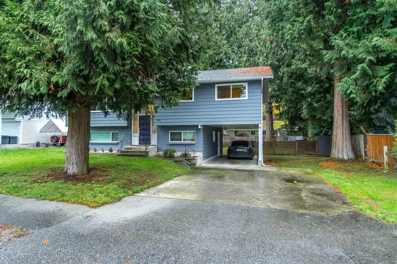 1522 128 STREET - photo 2 of 40