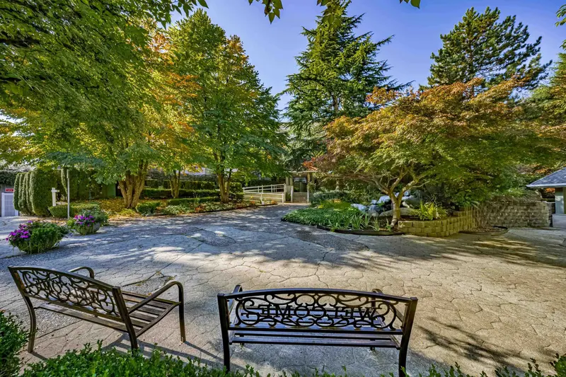 109 3738 NORFOLK STREET - photo 3 of 25