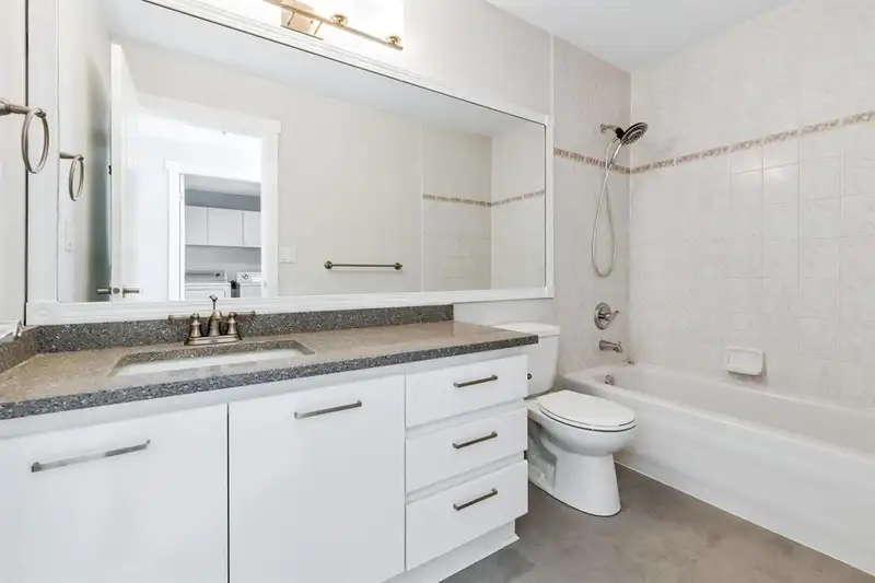 310 14965 MARINE DRIVE - photo 4 of 17