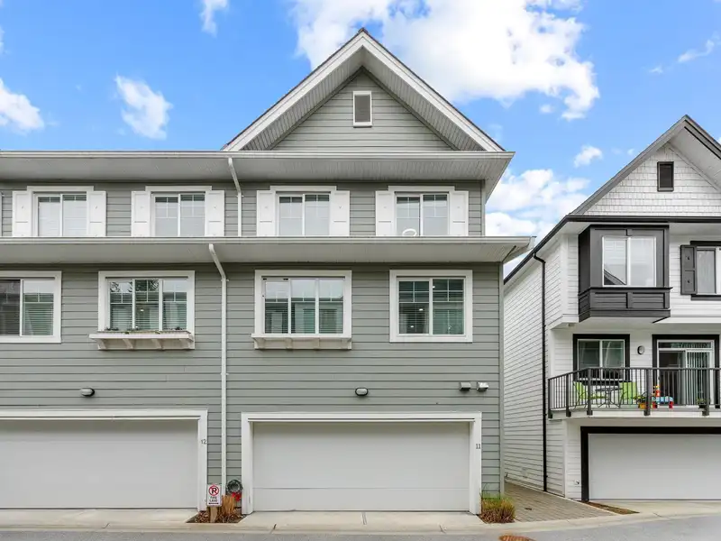11 16323 15 AVENUE - photo 4 of 23