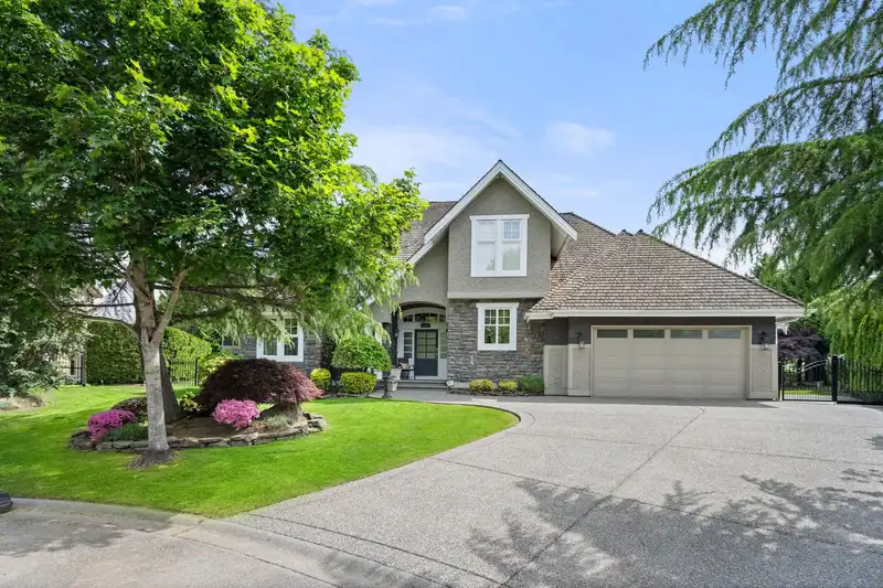 15987 37TH AVENUE - photo 1 of 40