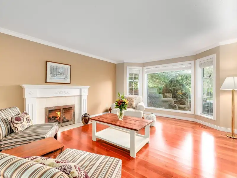 12968 21A AVENUE - photo 4 of 17