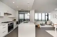 1802 1588 JOHNSTON ROAD - thumbnail 2
