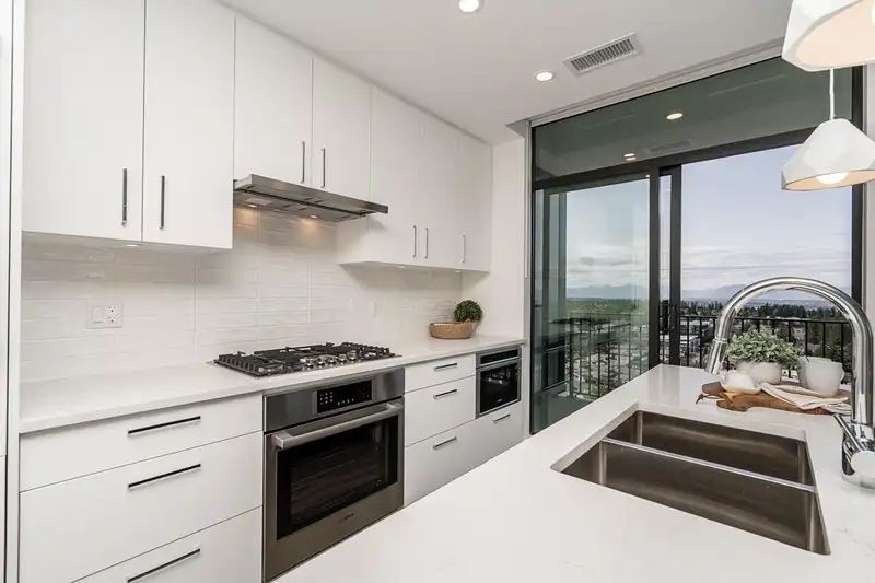 1802 1588 JOHNSTON ROAD - photo 4 of 39