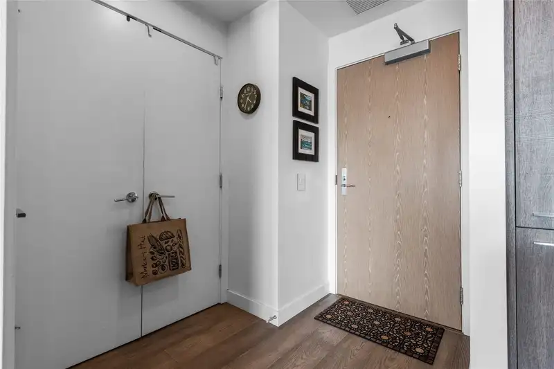 1108 15165 THRIFT AVENUE - photo 2 of 25