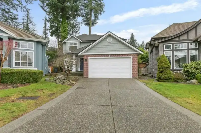 15560 36B AVENUE - photo 1 of 32