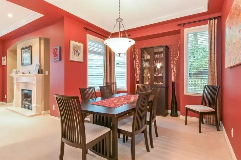 15560 36B AVENUE - photo 4 of 32