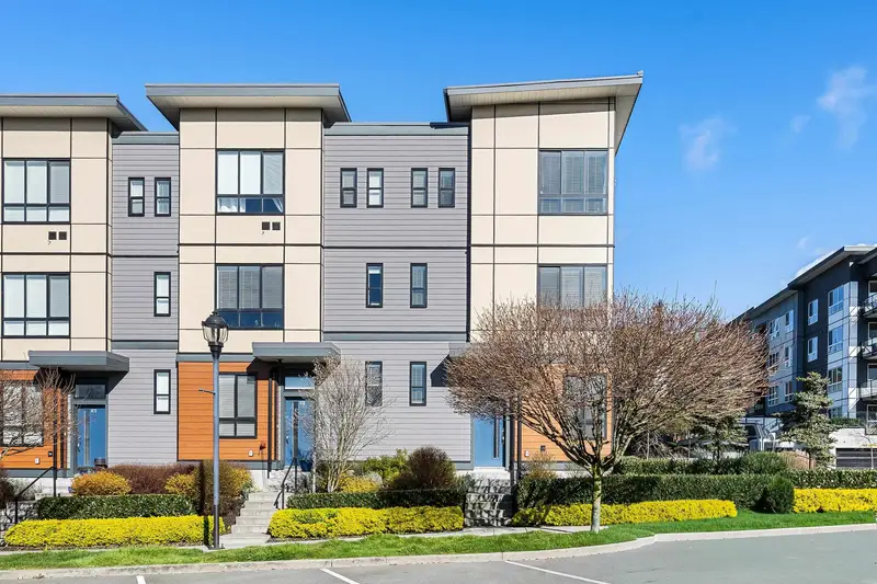 18 1938 NORTH PARALLEL ROAD - photo 1 of 25