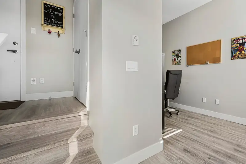 18 1938 NORTH PARALLEL ROAD - photo 2 of 25